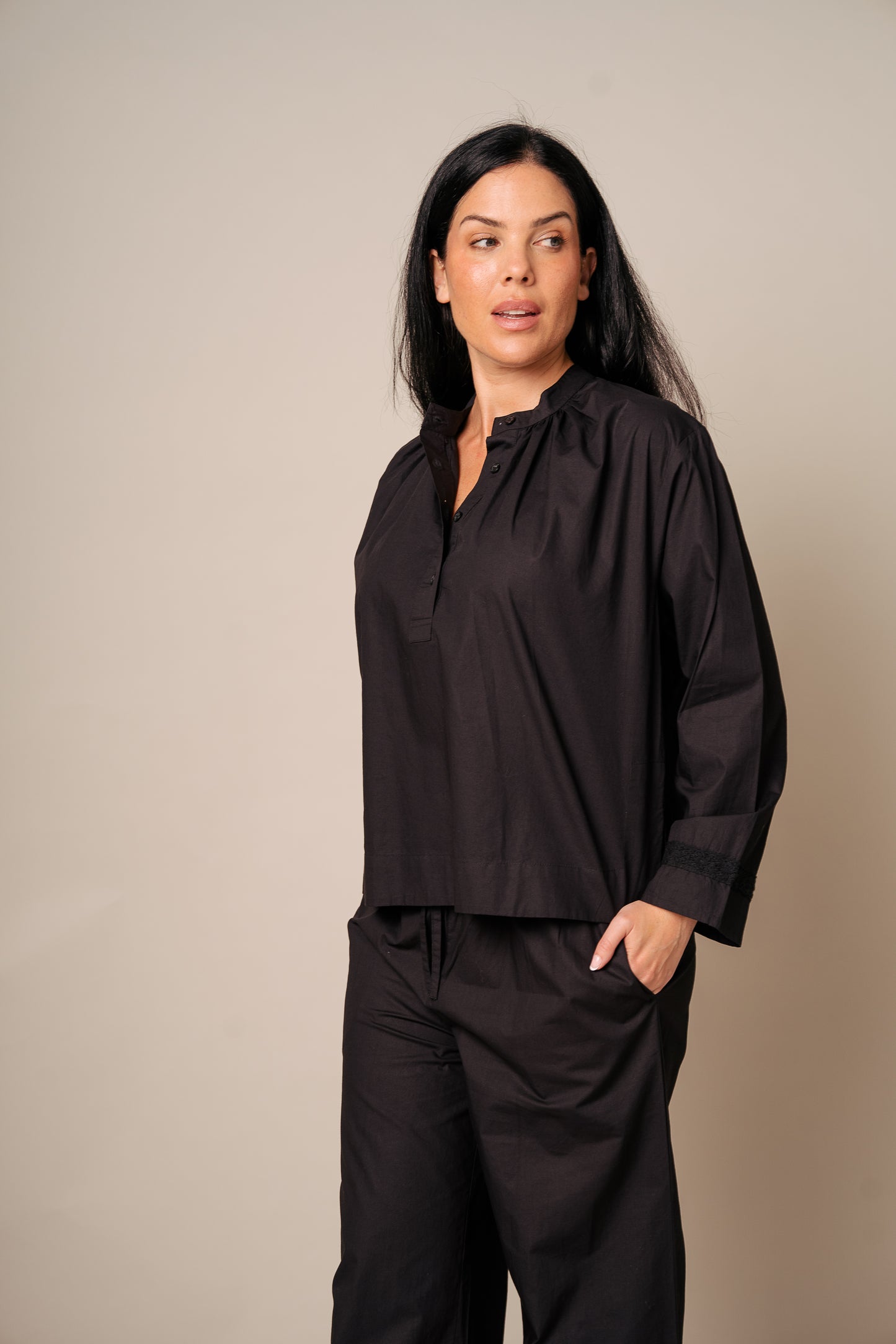 Baku Set Negro- Paquete de 4 (24€/Cada Unidad)